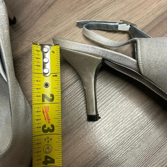 Stuart Weitzman Sling back heels metallic silver 8.5 - Picture 6 of 7